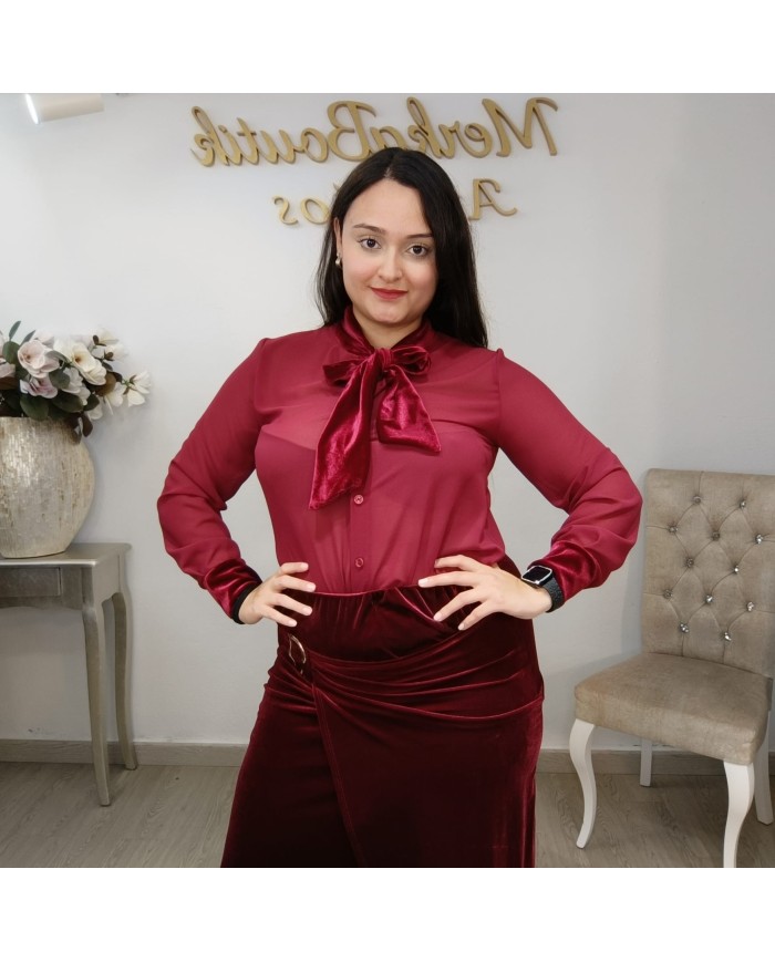 Blusa Burdeos con Lazada