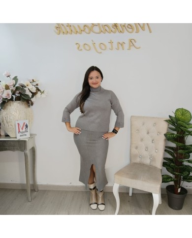 Conjunto Camila Punto - Jersey Cuello Alto y Falda Midi Talla Grande