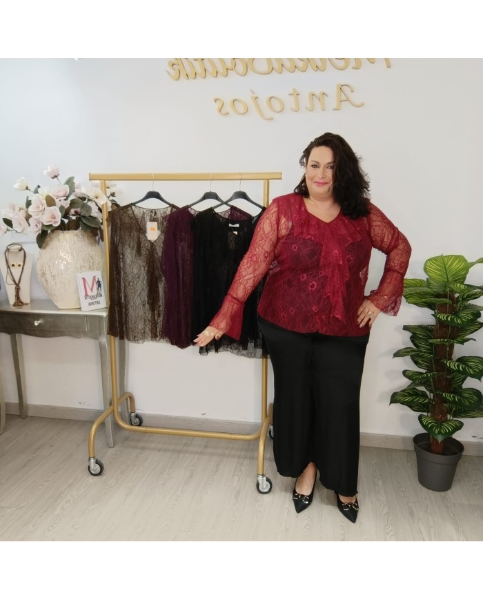 Blusa UNIKO de Encaje | Versátil y Elegante | MerkaBoutik Antojos