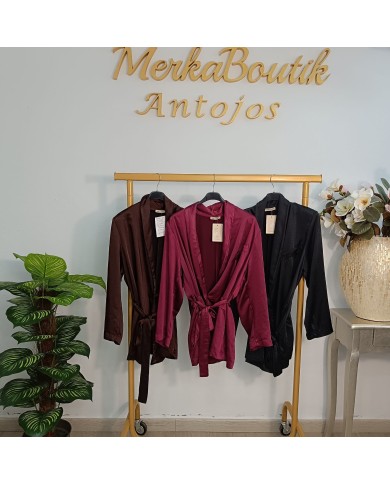 Chaqueta Piel de Ángel de Seda/Satén | MerkaBoutik Antojos Chaqueta Piel de Ángel de Seda/Satén | MerkaBoutik Antojos