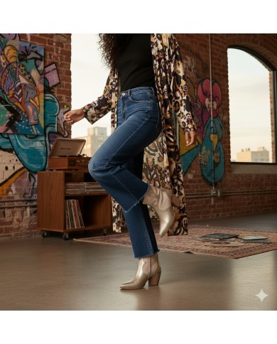 Botín Andrea Dorado Cowboy - Western Beige Metalizado Botín Andrea Dorado Cowboy - Western Beige Metalizado