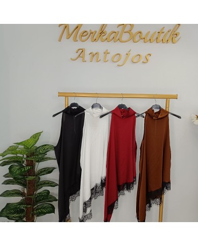 Blusón Lencero Cuello Chimenea Satén - Encaje y Glamour Blusón Lencero Cuello Chimenea Satén - Encaje y Glamour