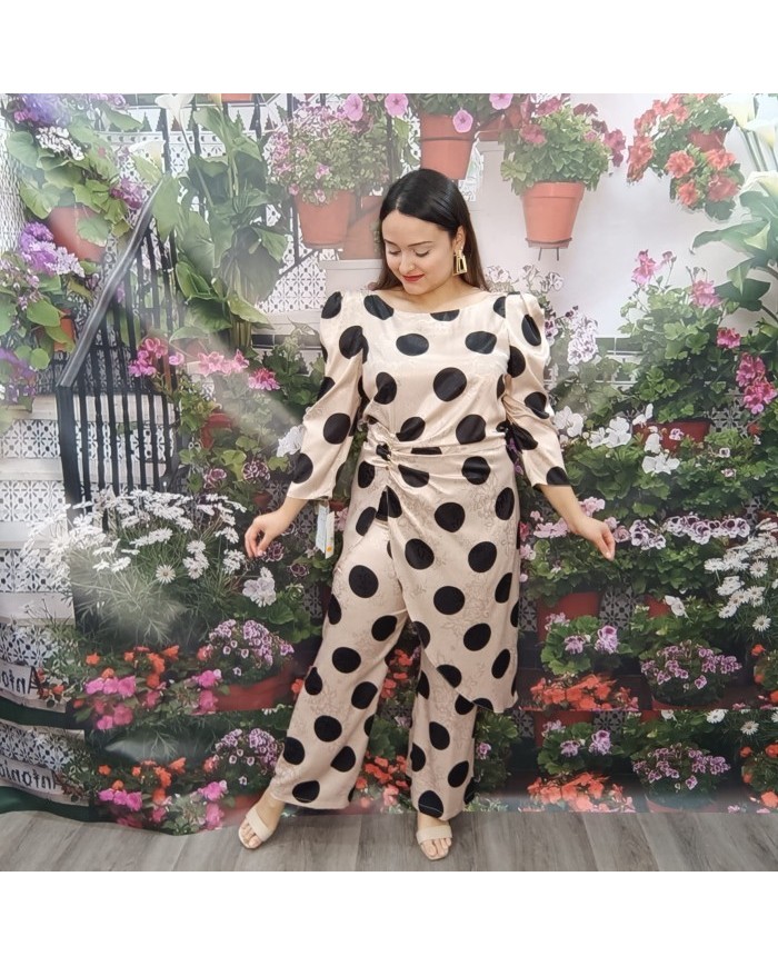 Conjunto ASI Lunar - Elegancia y Confort en Ropa