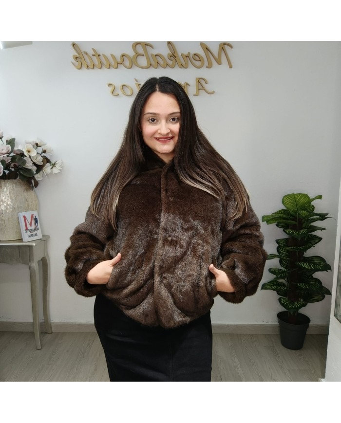 Abrigo Pelo Suiza Reversible - Elegancia y Versatilidad en Moda