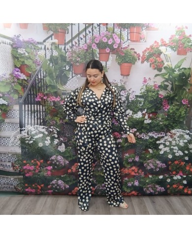 Mono Triana - Elegancia y Versatilidad en una Prenda Única