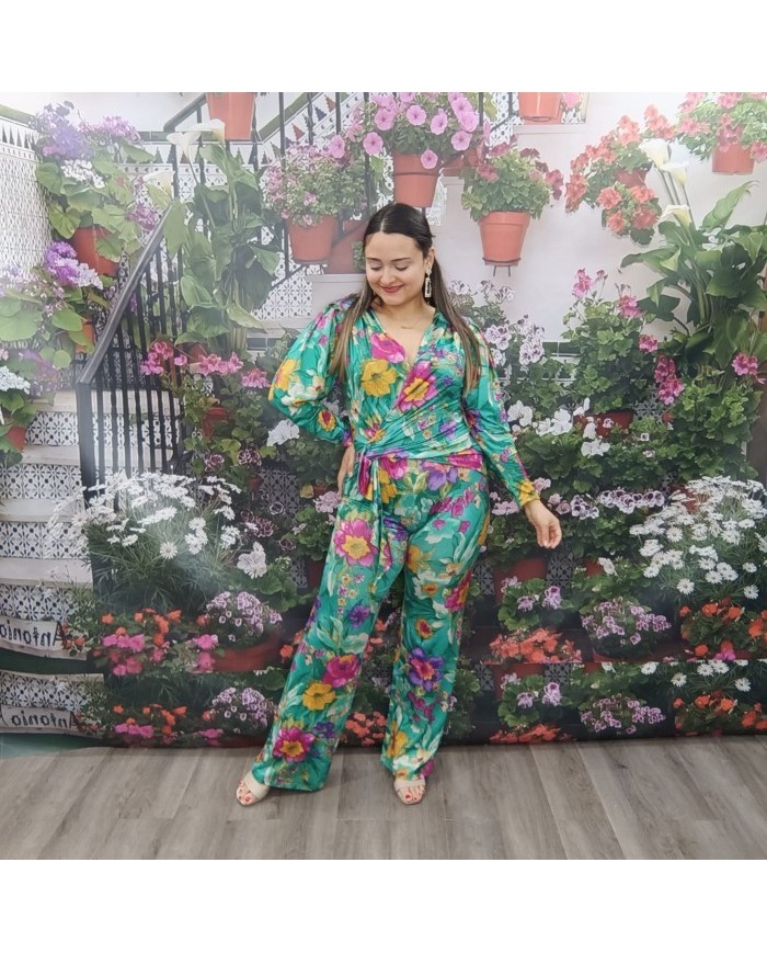 Mono Patio Andaluz - Elegancia y Estilo Inspirados en la Tradición