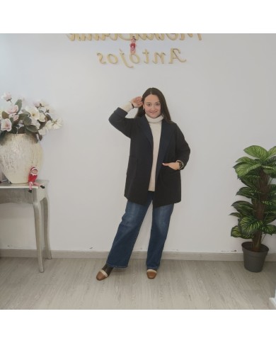 Compra Casaca con Capucha - Estilo y Comodidad | Tienda XYZ