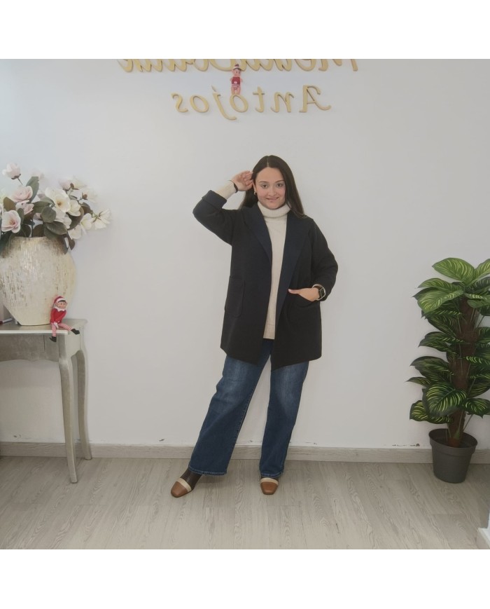 Compra Casaca con Capucha - Estilo y Comodidad | Tienda XYZ