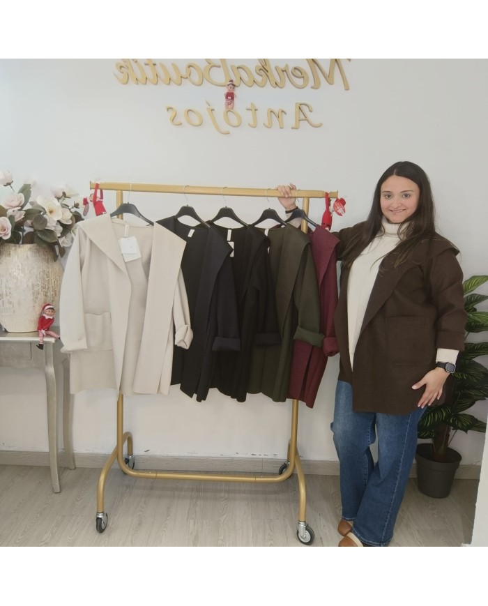 Compra Casaca con Capucha - Estilo y Comodidad | Tienda XYZ