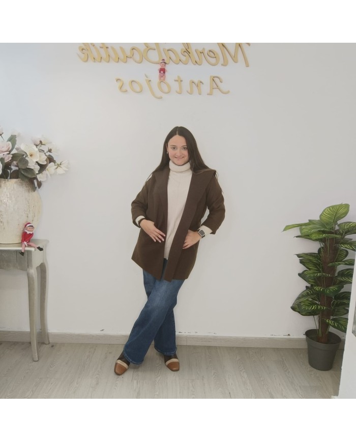 Compra Casaca con Capucha - Estilo y Comodidad | Tienda XYZ