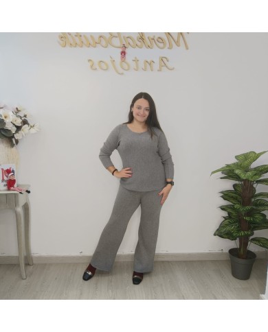 Conjunto Básico: Comodidad y Estilo para Cada Ocasión