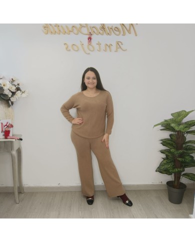 Conjunto Básico: Comodidad y Estilo para Cada Ocasión