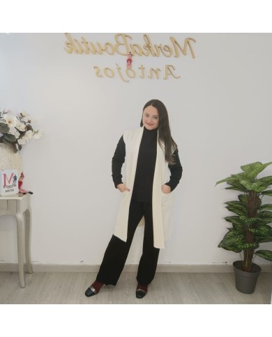 Chaleco Andrades – Elegancia y Confort en Moda Moderna