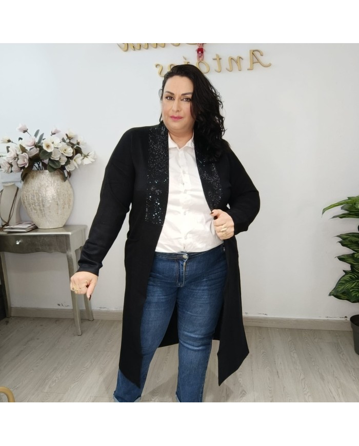 Rebeca Cuello Brillo - Elegancia y Estilo en Cada Ocasión