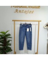 Pantalón Vaquero Pitillo Nerea 022 - Estilo y Comodidad en Colores