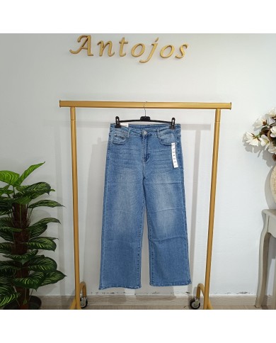 Compra Pantalón Vaquero pata ancha Tania 450 - Estilo y Comodidad