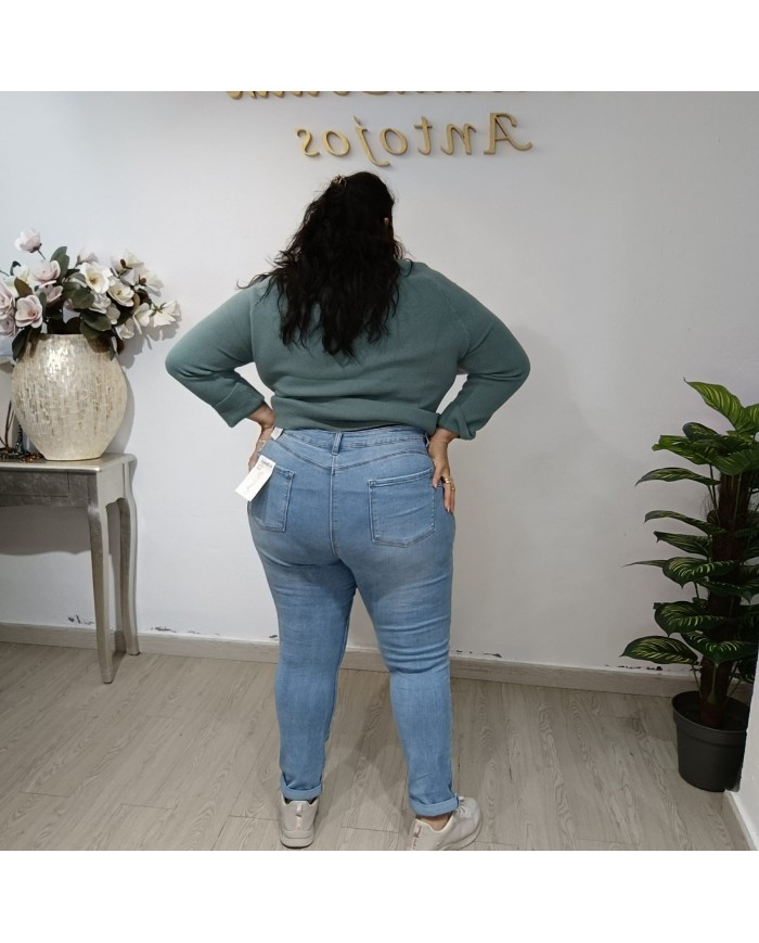 Pantalón Vaquero Pitillo Luna - Elegancia Flamenca y Comodidad