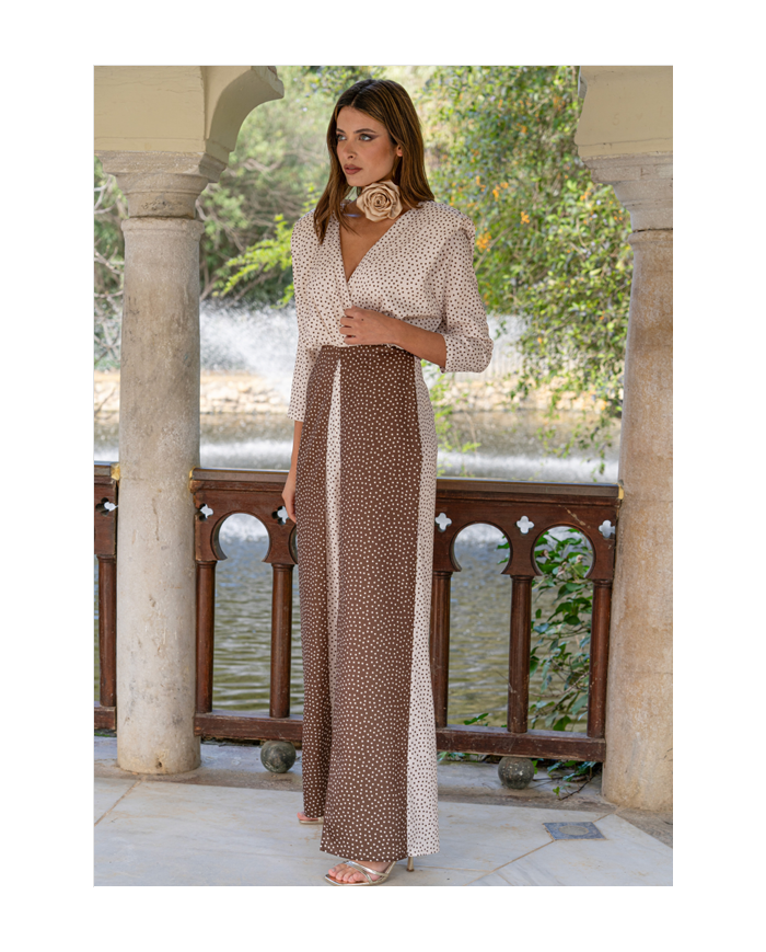 Mono Carol Elegante para Eventos – Escote Cruzado y Hombreras