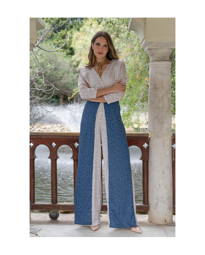 Mono Carol Elegante para Eventos – Escote Cruzado y Hombreras