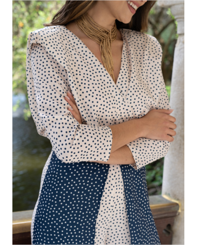 Mono Carol Elegante para Eventos – Escote Cruzado y Hombreras