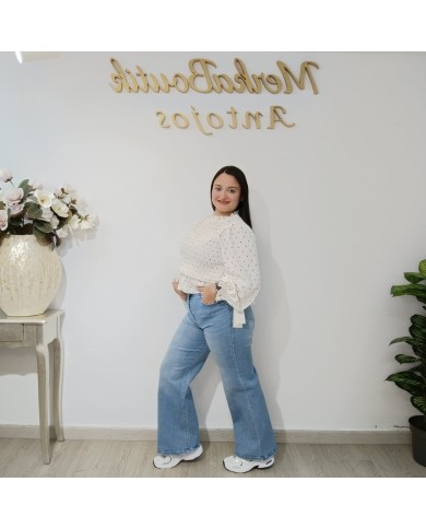 Compra Pantalón Vaquero pata ancha Tania 450 - Estilo y Comodidad