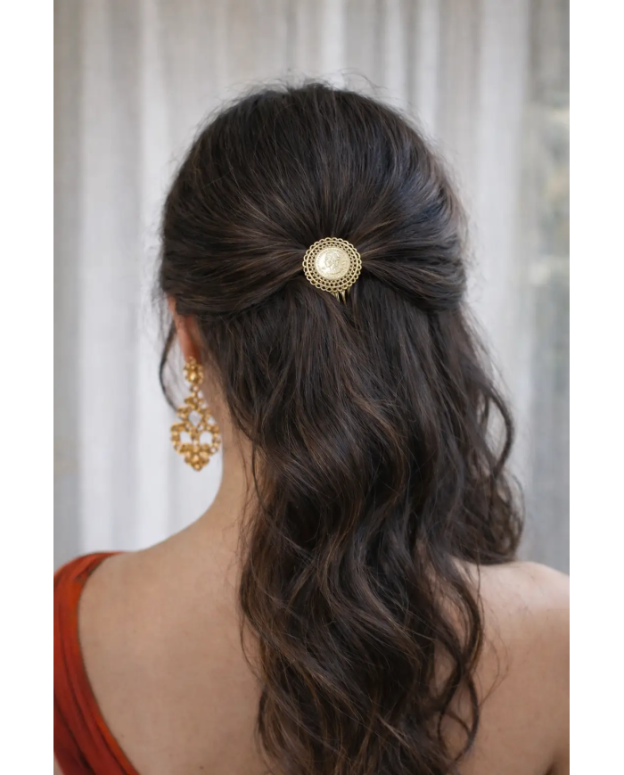 peina moneda dorada flamenca en recogido