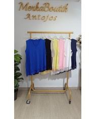 Camiseta Algodón Asimétrica Romeo con escote pico y detalle de encaje en el bajo