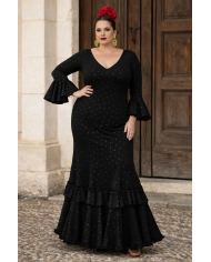 Vestido flamenco pantojero negro de lunares con volantes en modelo talla 48 | Moda flamenca Merkaboutik