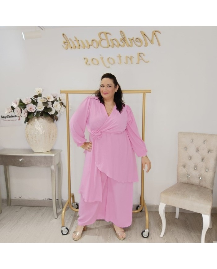 Conjunto Blusón Cruzado Flor 3D | Pantalón Recto Fluido Azul Carmona | Invitada