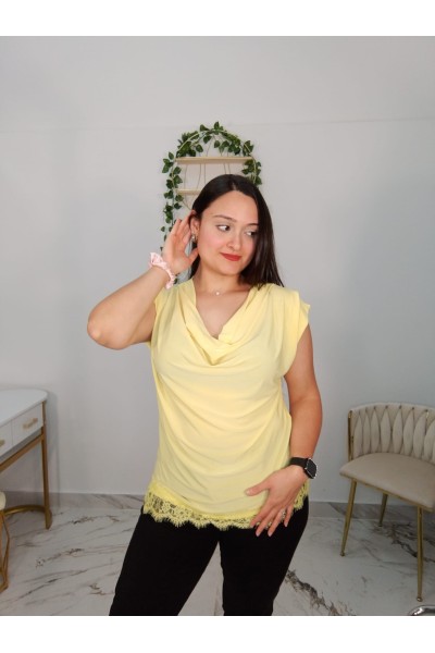 Camiseta Licra Encaje Aitana | Elegante, cómoda y versátil