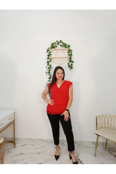 Camiseta Licra Encaje Aitana | Elegante, cómoda y versátil