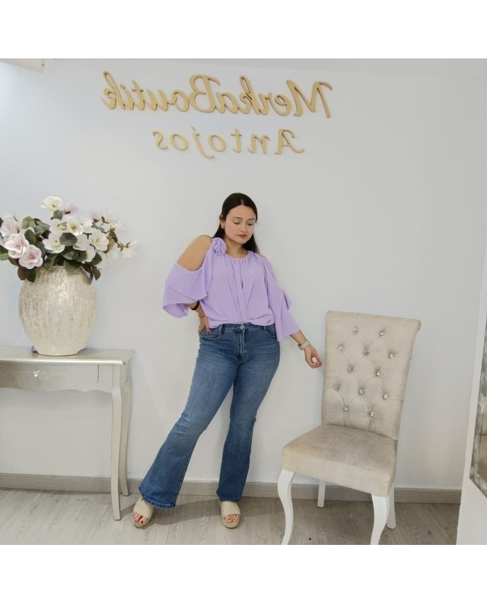 ¡Si quieres un look que alargue las piernas hasta el infinito, tienes que fichar este! Te presento el PANTALÓN VAQUERO NATALI, u