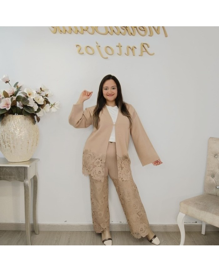 Conjunto Troquelado Encaje Sefora | Chaqueta y Pantalón Invitada