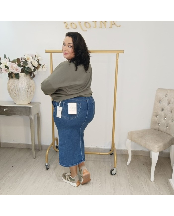 Descubre la Falda Vaquera Midi con Botones | ¡Imprescindible!