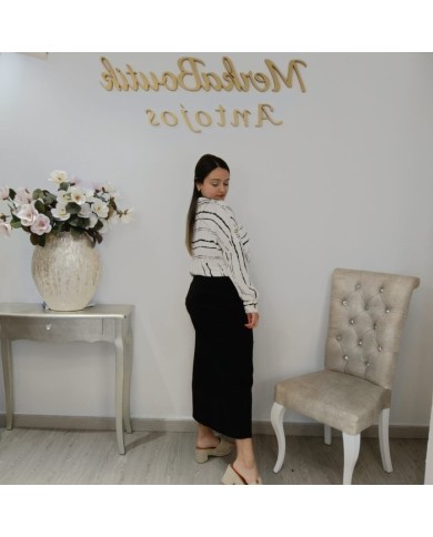 Falda Vaquera Negra Básica | Fondo de Armario Imprescindible