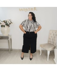 Falda Vaquera Negra Básica | Fondo de Armario Imprescindible