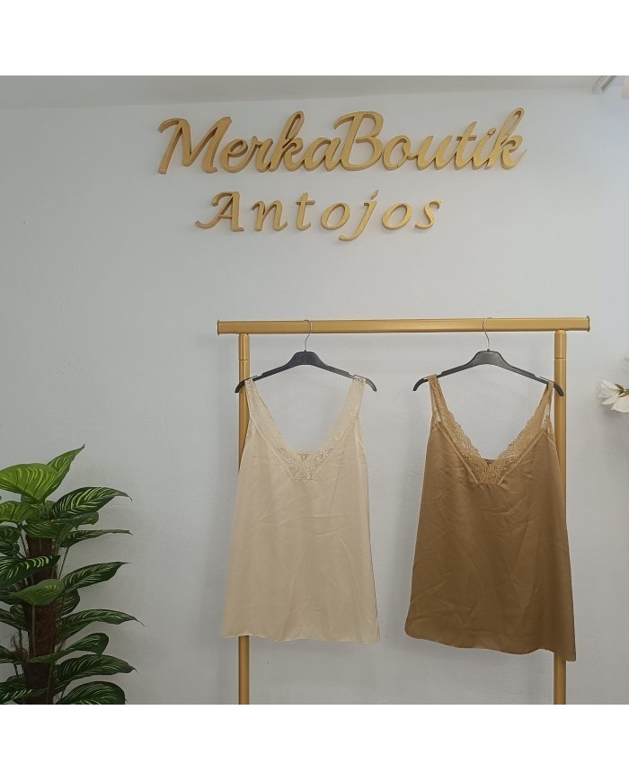 Lencera Satén Cristal con Encaje - Top Brillo Lujoso