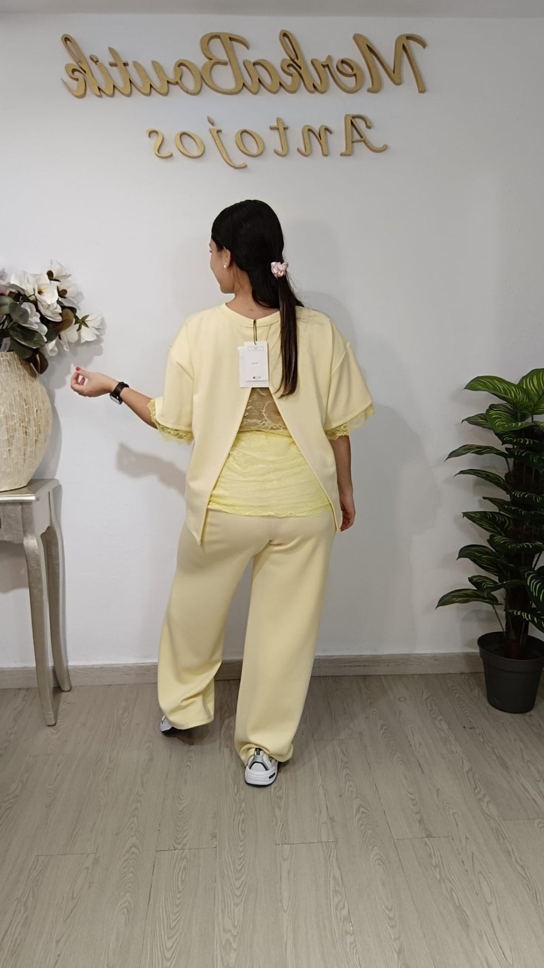 CONJUNTO PATA ANCHA ENCAJE SINDY