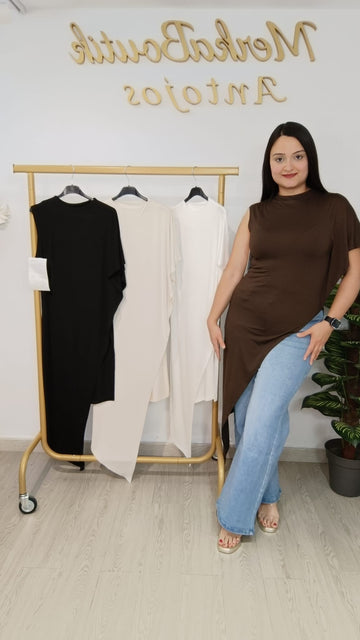 Camiseta Asimétrica Merlina