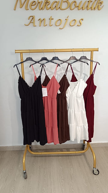 Vestido Corto Tachuelas