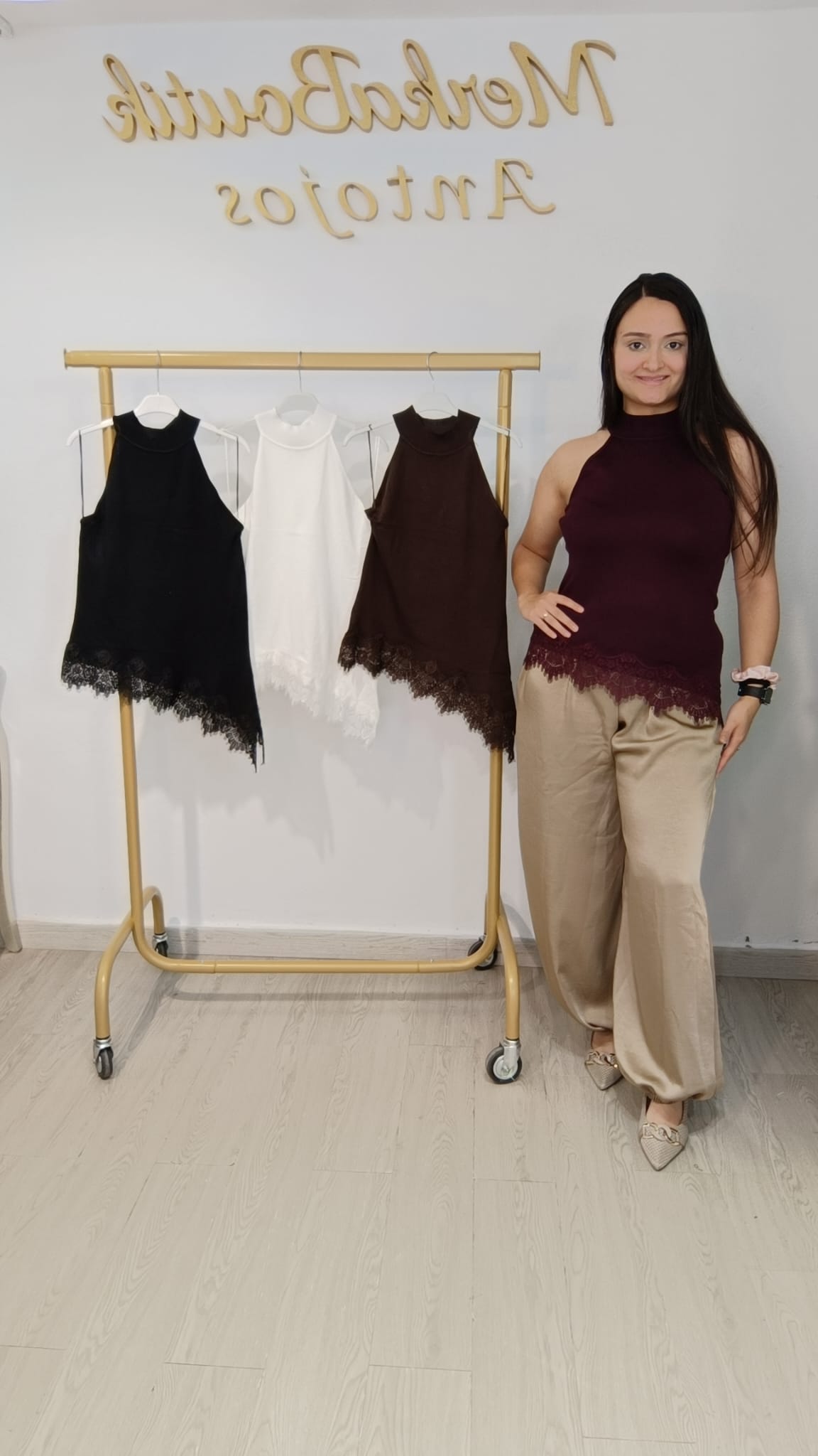 Blusa Asimétrica Princesa de canalé con cuello halter