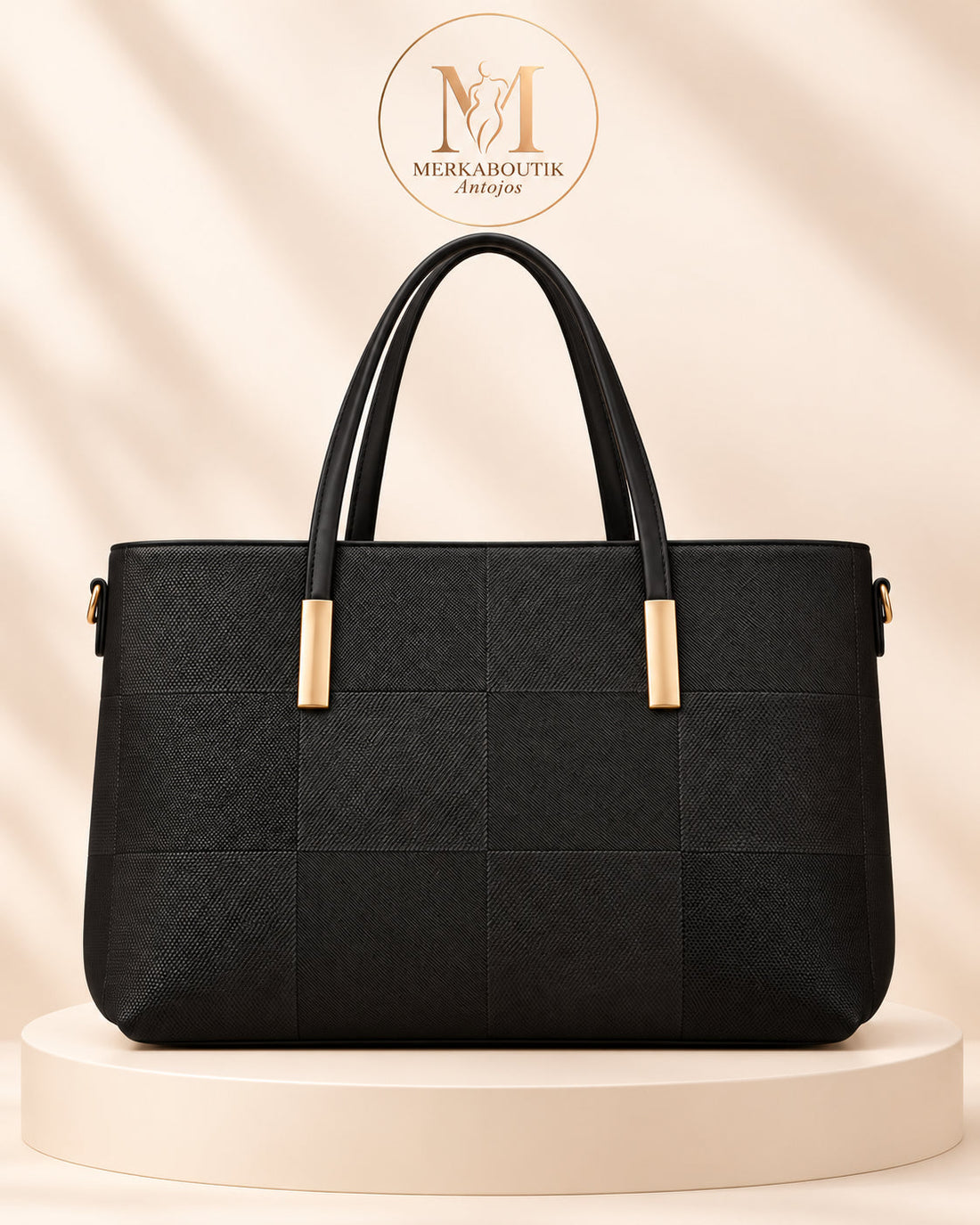 Bolso Sicilia grande de polipiel en color negro, con cierre superior de cremallera