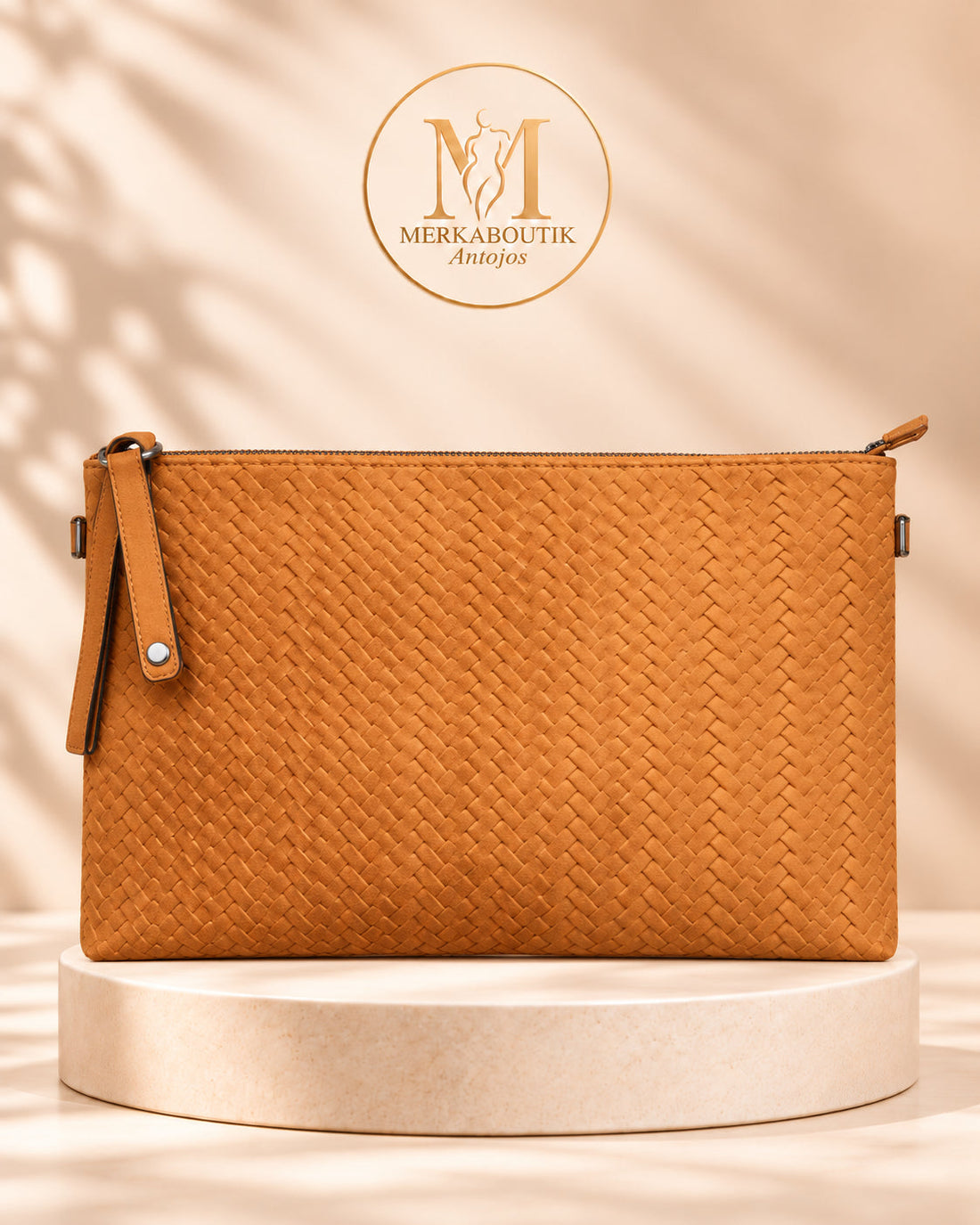 Cartera Siena negra con cierre de cremallera superior, complemento elegante de MerkaBoutik