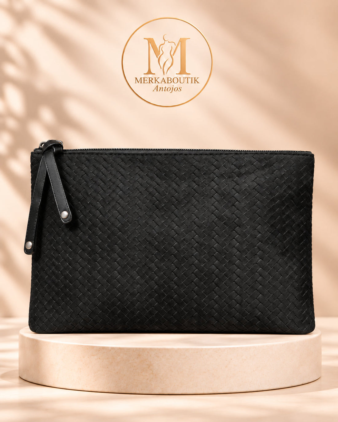 Cartera Siena negra con cierre de cremallera superior, complemento elegante de MerkaBoutik
