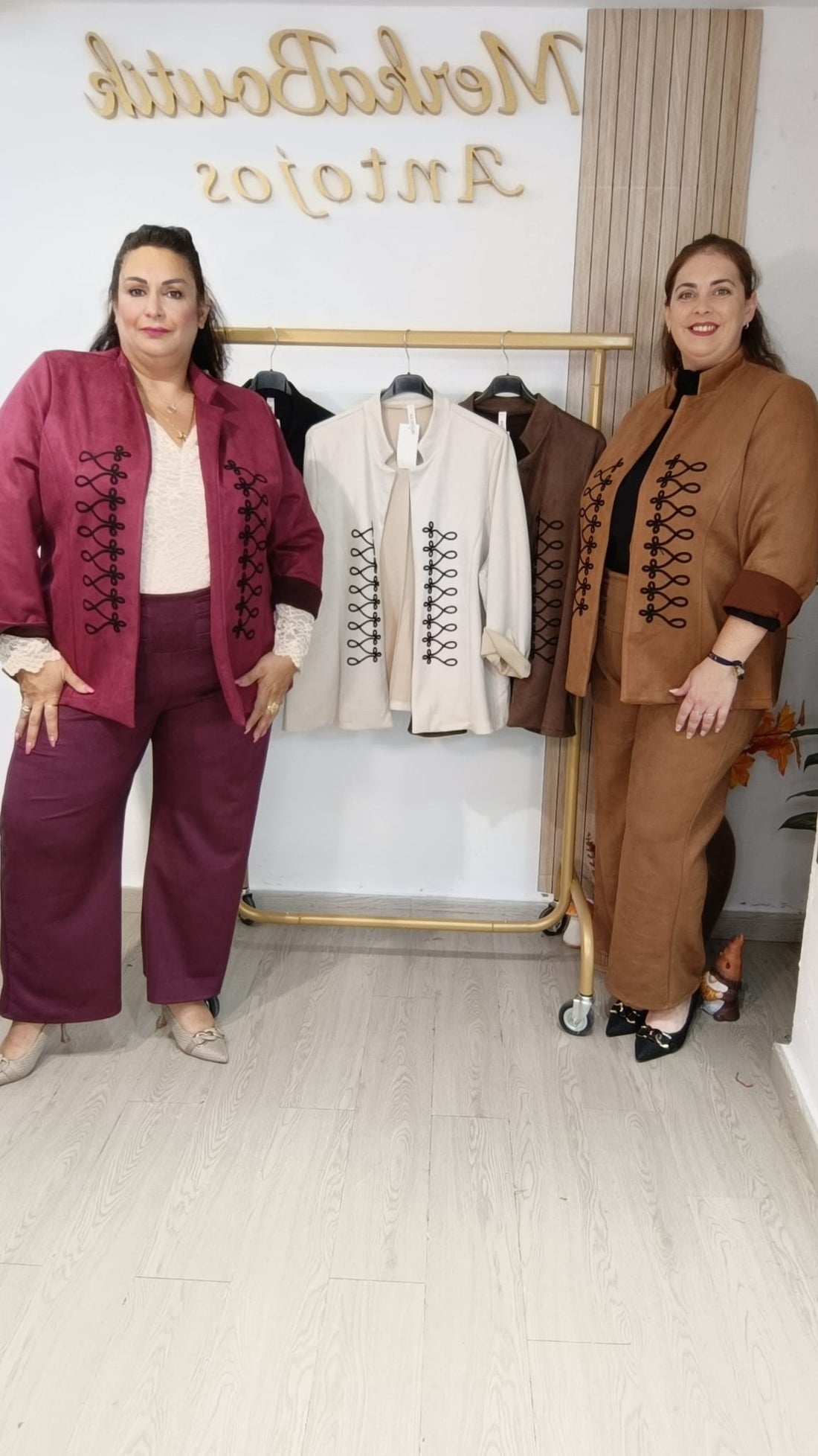 Chaqueta Antelina Oriental curvy en burdeos