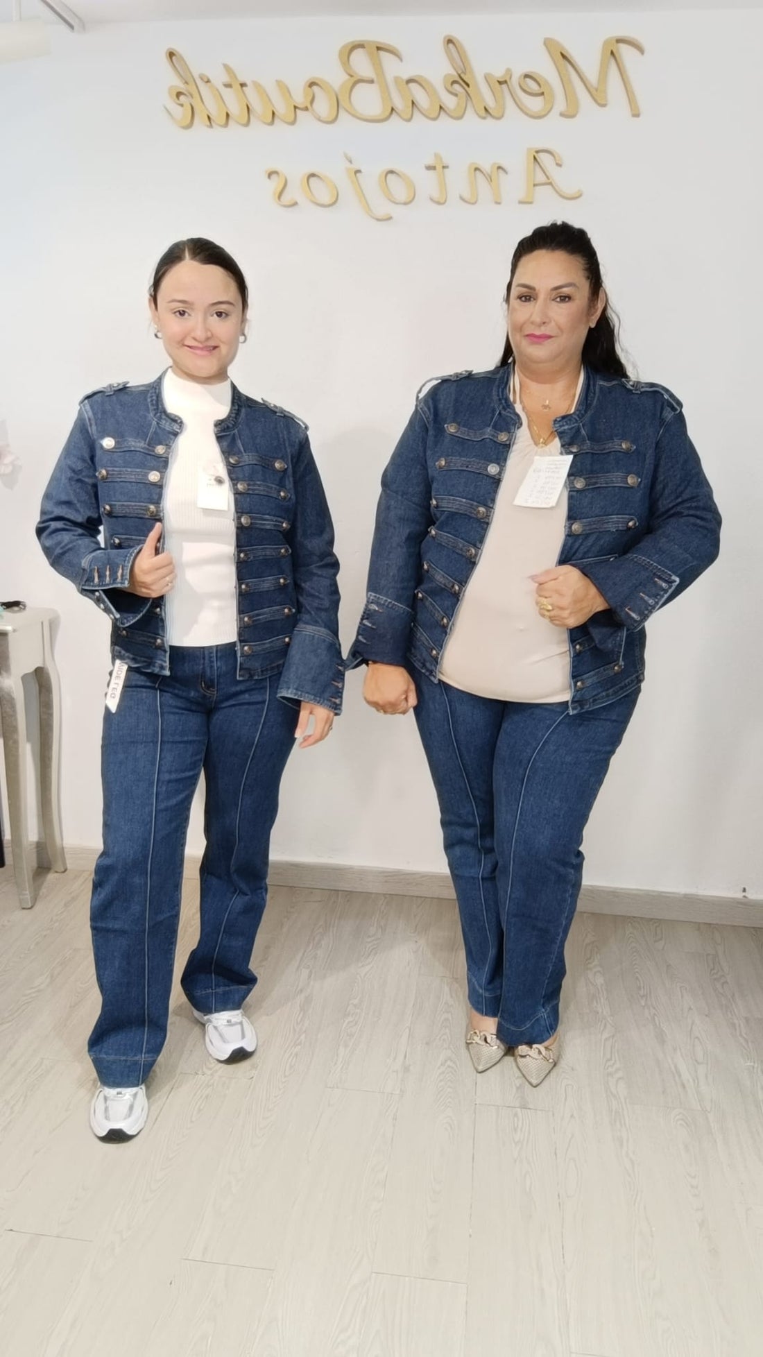 Chaqueta Napoleón vaquera con doble botonadura metálica