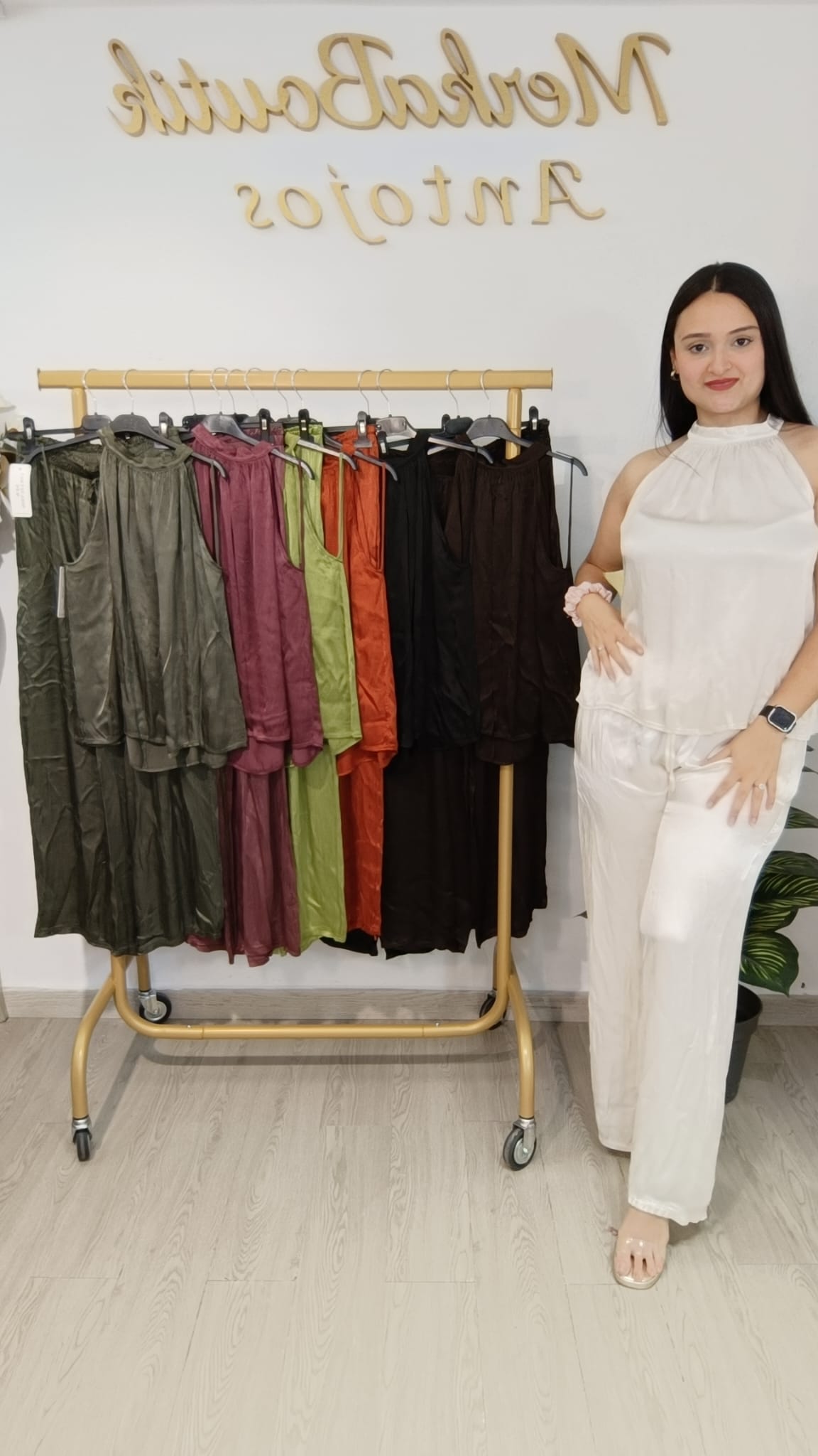 Conjunto Alejandra de satén en verde lima