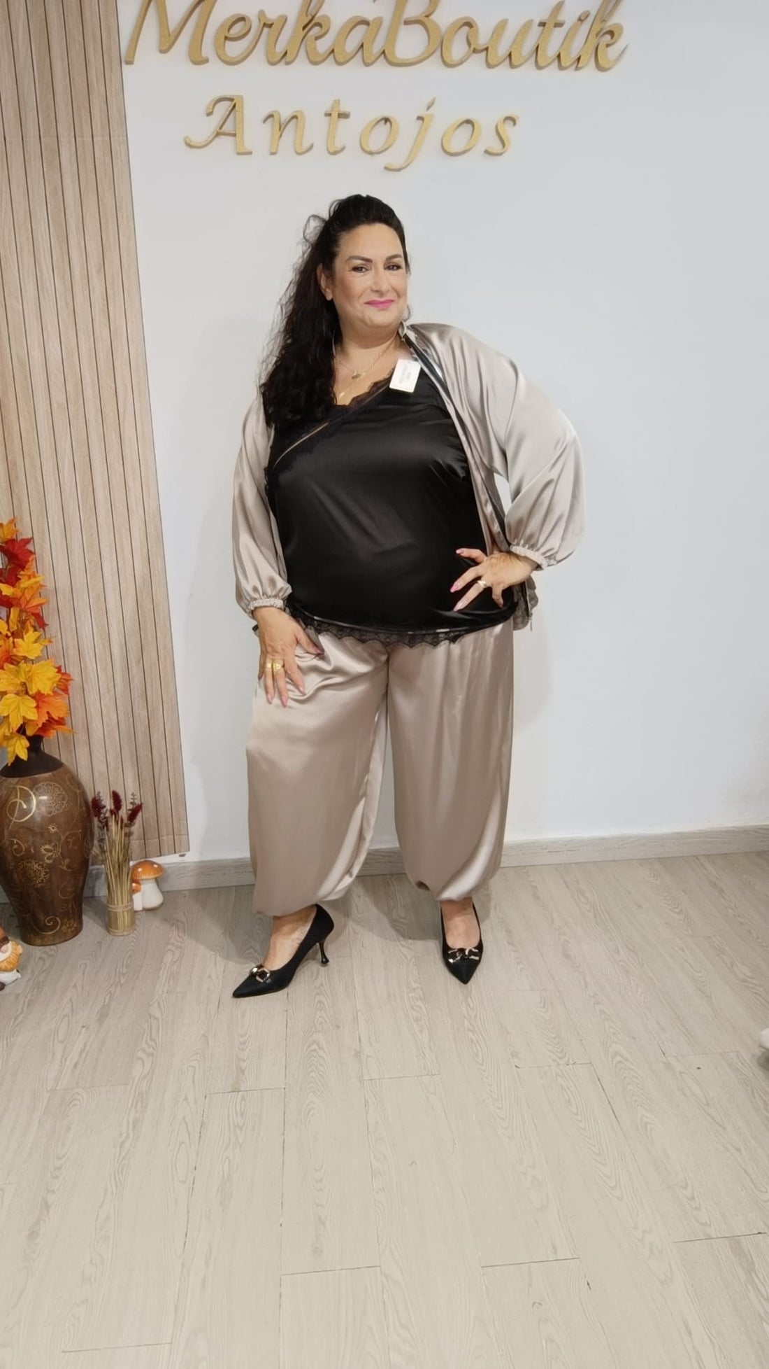 Conjunto Bombacho Satinado curvy en color chocolate