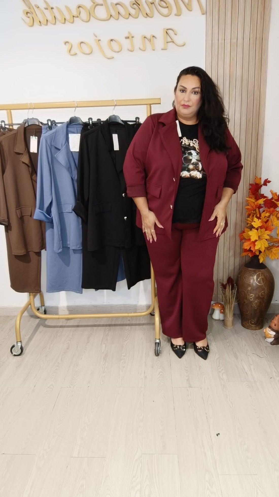 Conjunto Chaqueta Melodía curvy en burdeos