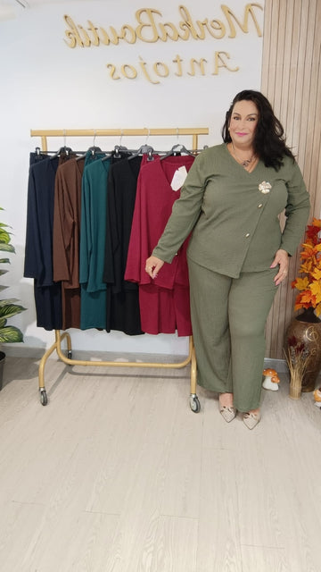 Conjunto Rugoso Debora curvy en verde caza
